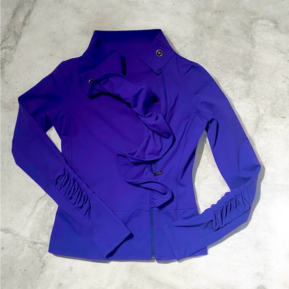 Karma Athletics Jacket. It looks fabulous on and is so flattering. - Picture 9 of 15